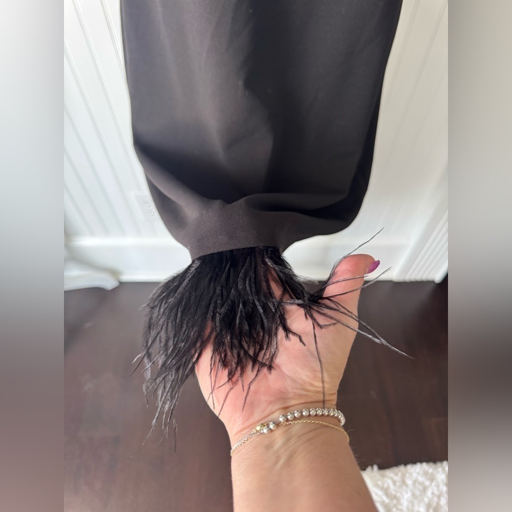 NWOT Vince Camuto Black Off Shoulder Dress~Ostrich Feathers on Hem~Large - Picture 5 of 8